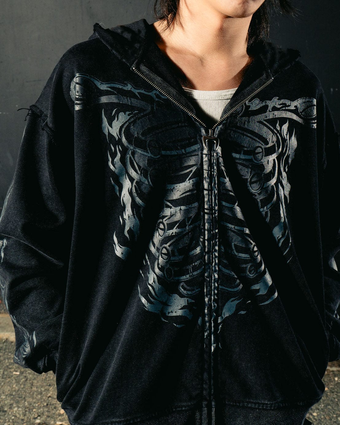 SUSANOO HOODIE on-body detail view